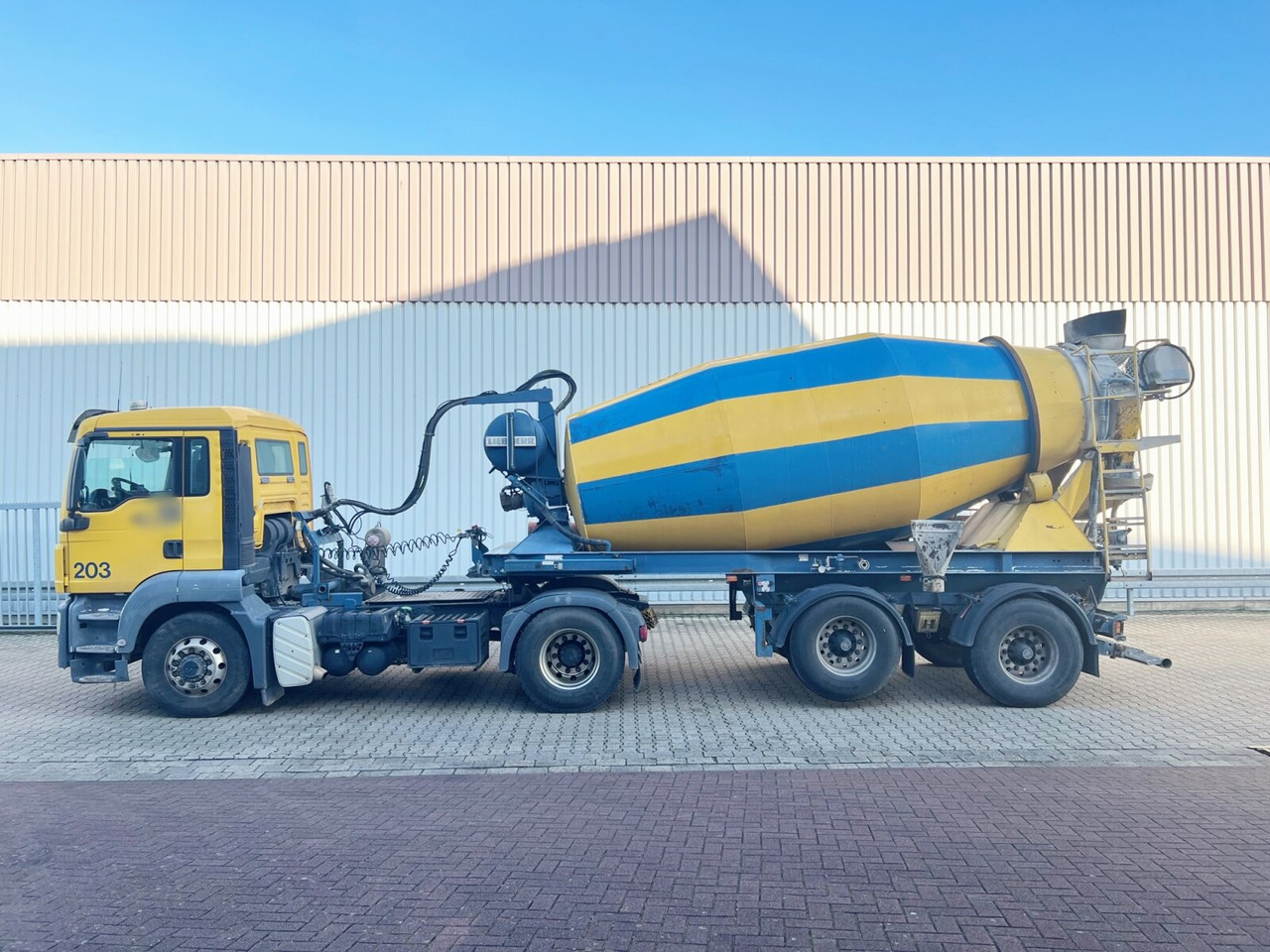 MAN TGS 18.440 4X4H BLS TGS 18.440 4X4H BLS, LIEBHERR SF 32 BM/BS Mischer ca. 10m³ - משאית מערבלת בטון: תמונה 1 MAN TGS 18.440 4X4H BLS TGS 18.440 4X4H BLS, LIEBHERR SF 32 BM/BS Mischer ca. 10m³ - משאית מערבלת בטון: תמונה 1