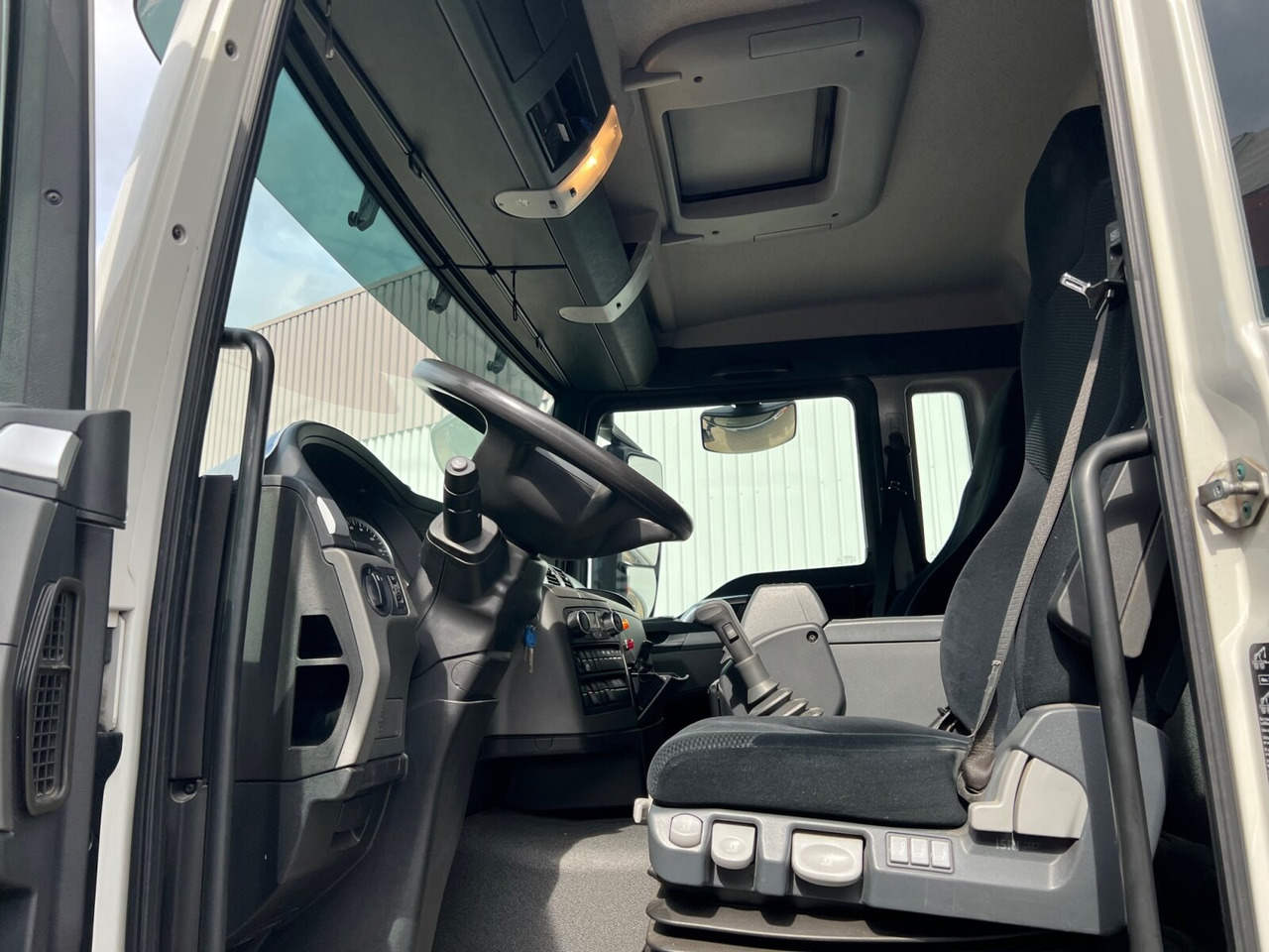 MAN TGS 26.360/400 6x2-4 BL TGS 26.360/400 6x2-4 BL, Lenk-/Lift, Kran Atlas AK 206.3E A5, Funk - משאית מנוף, משאית צד נופל/ שטוחה: תמונה 2 MAN TGS 26.360/400 6x2-4 BL TGS 26.360/400 6x2-4 BL, Lenk-/Lift, Kran Atlas AK 206.3E A5, Funk - משאית מנוף, משאית צד נופל/ שטוחה: תמונה 2