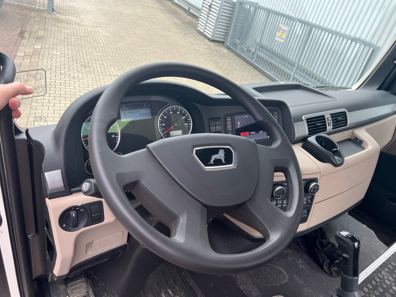 MAN TGS 33.360/440 6x4 BB TGS 33.360/440 6x4 BB, Häckslerkabine, NMV Nebenantrieb - משאית עם שלדת תא: תמונה 3 MAN TGS 33.360/440 6x4 BB TGS 33.360/440 6x4 BB, Häckslerkabine, NMV Nebenantrieb - משאית עם שלדת תא: תמונה 3