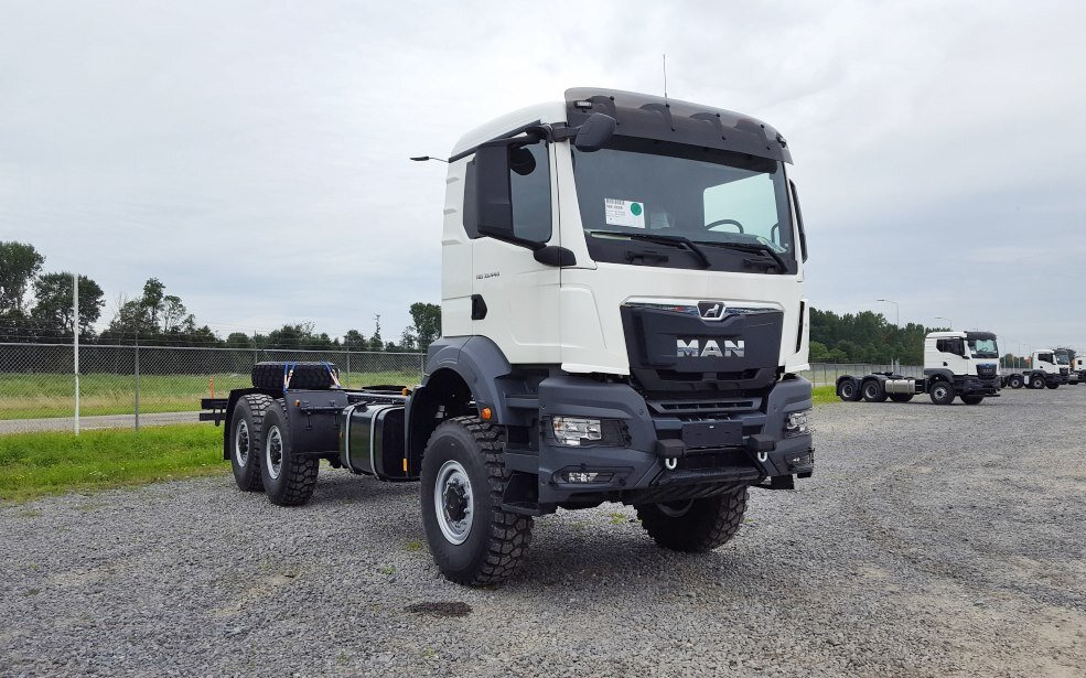 MAN TGS 33.440 6x6 BB CH TGS 33.440 6x6 BB CH, Euro2, Einzelbereifung - משאית עם שלדת תא: תמונה 3 MAN TGS 33.440 6x6 BB CH TGS 33.440 6x6 BB CH, Euro2, Einzelbereifung - משאית עם שלדת תא: תמונה 3