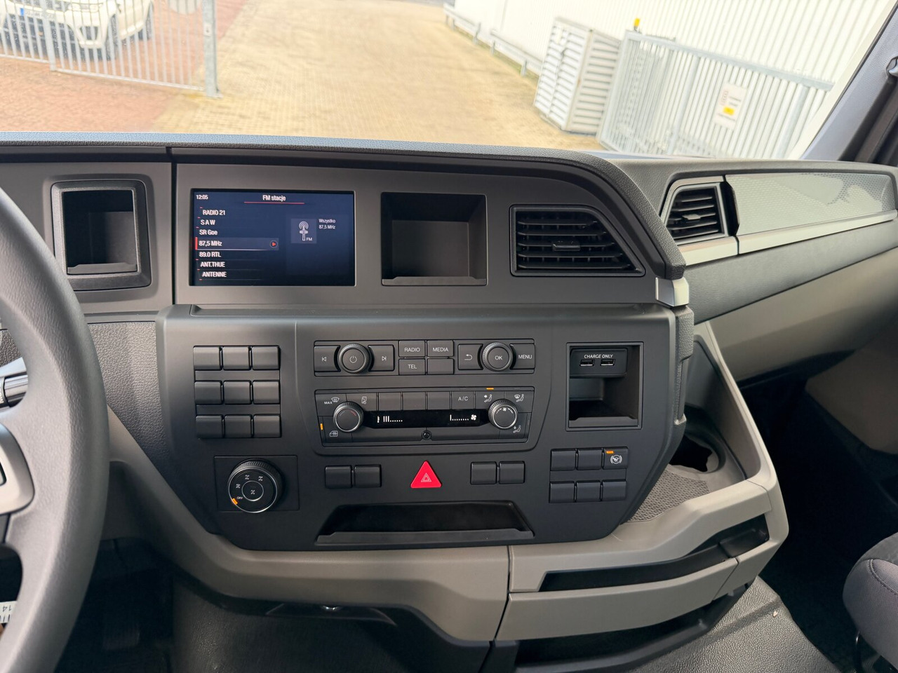 MAN TGS 33.440 6x6 BB CH TGS 33.440 6x6 BB CH, Hohe Bauart, Nebenantrieb - משאית עם שלדת תא: תמונה 3 MAN TGS 33.440 6x6 BB CH TGS 33.440 6x6 BB CH, Hohe Bauart, Nebenantrieb - משאית עם שלדת תא: תמונה 3