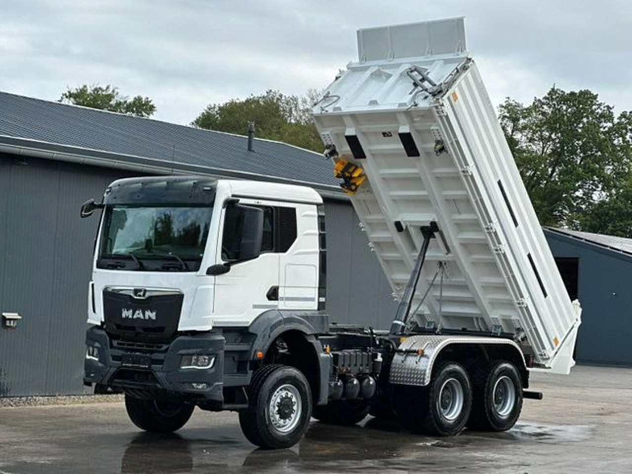MAN TGS 33.480 6x6 BB CH TGS 33.480 6x6 BB CH, Hohe Bauart, Nebenantrieb - מזהיר: תמונה 1 MAN TGS 33.480 6x6 BB CH TGS 33.480 6x6 BB CH, Hohe Bauart, Nebenantrieb - מזהיר: תמונה 1