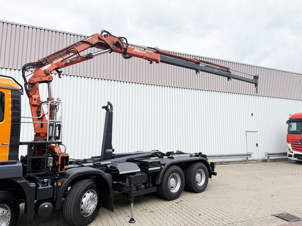 MAN TGS 35.440 8x4 BL TGS 35.440 8x4 BL, Meiller 19.62, Atlas Kran 135.2-A3, Funk - משאית הרמת וו, משאית מנוף: תמונה 2 MAN TGS 35.440 8x4 BL TGS 35.440 8x4 BL, Meiller 19.62, Atlas Kran 135.2-A3, Funk - משאית הרמת וו, משאית מנוף: תמונה 2