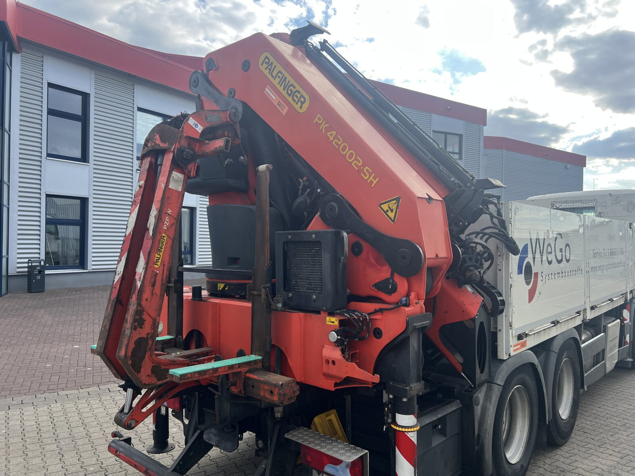 MAN TGS 35.440 8x4 BL TGS 35.440 8x4 BL, Navi, Heckkran Palfinger PK42002 SH-F + Jip PJ 060 B, 24,9m-730kg, Funk - משאית מנוף, משאית צד נופל/ שטוחה: תמונה 4 MAN TGS 35.440 8x4 BL TGS 35.440 8x4 BL, Navi, Heckkran Palfinger PK42002 SH-F + Jip PJ 060 B, 24,9m-730kg, Funk - משאית מנוף, משאית צד נופל/ שטוחה: תמונה 4