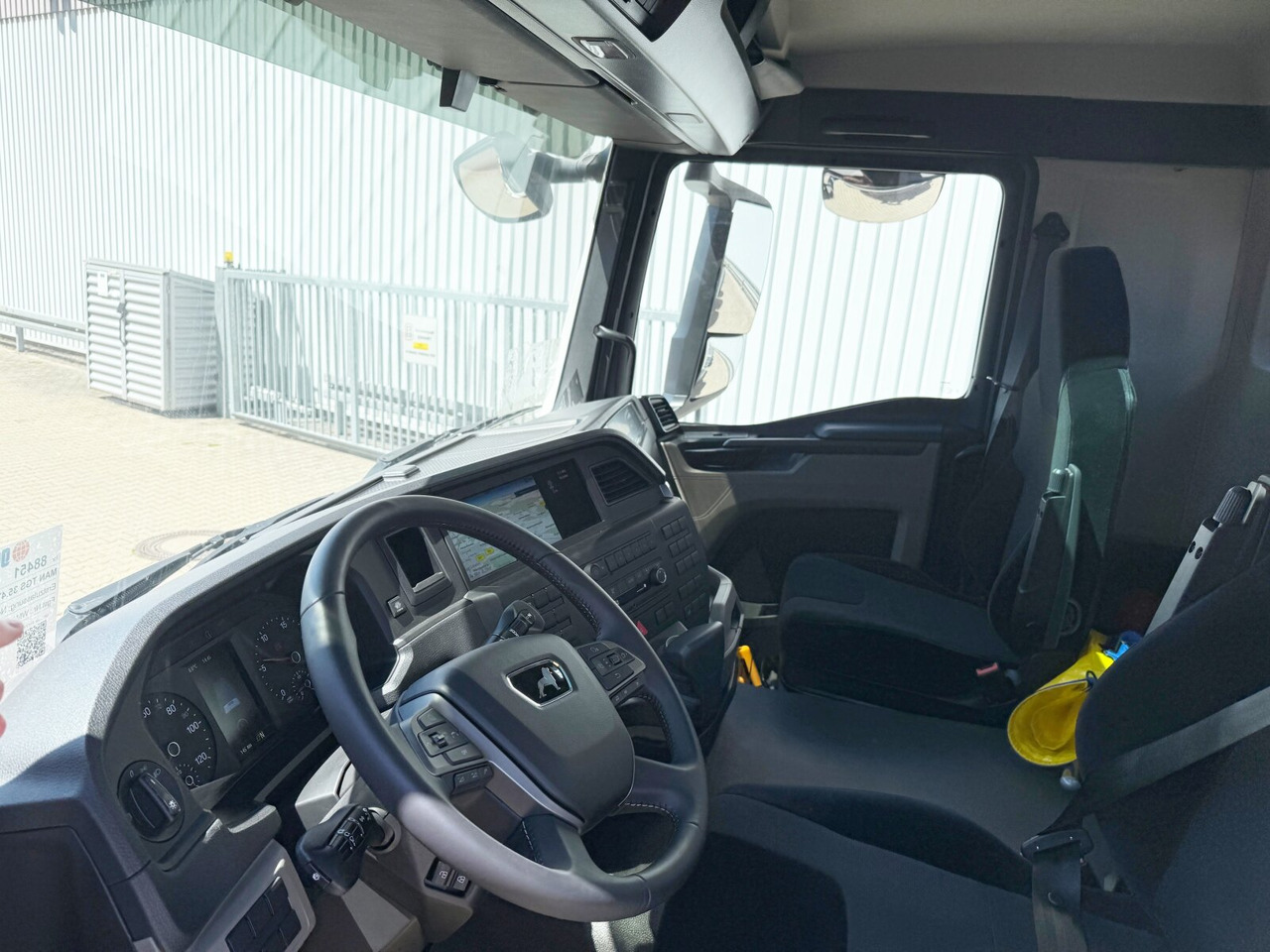 MAN TGS 35.470 8x4-4 BL TGS 35.470 8x4-4 BL, Lenk-/Liftachse, Navi, Motorabtrieb - משאית הרמת וו: תמונה 2 MAN TGS 35.470 8x4-4 BL TGS 35.470 8x4-4 BL, Lenk-/Liftachse, Navi, Motorabtrieb - משאית הרמת וו: תמונה 2