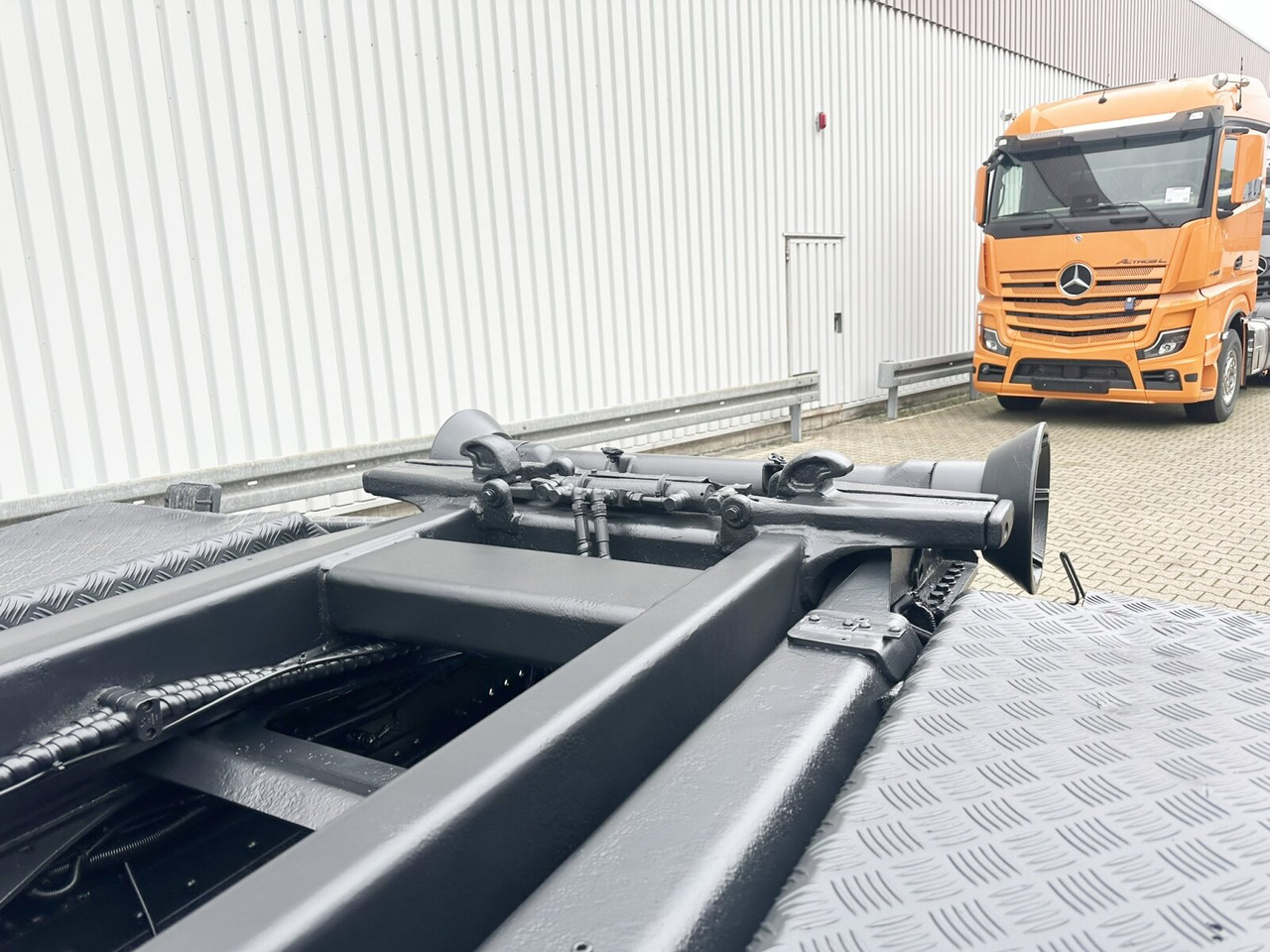 MAN TGS 35.480 8X4 BL TGS 35.400 8x4 BL, Schub-Knick bis 6,5m Container - משאית הרמת וו: תמונה 2 MAN TGS 35.480 8X4 BL TGS 35.400 8x4 BL, Schub-Knick bis 6,5m Container - משאית הרמת וו: תמונה 2