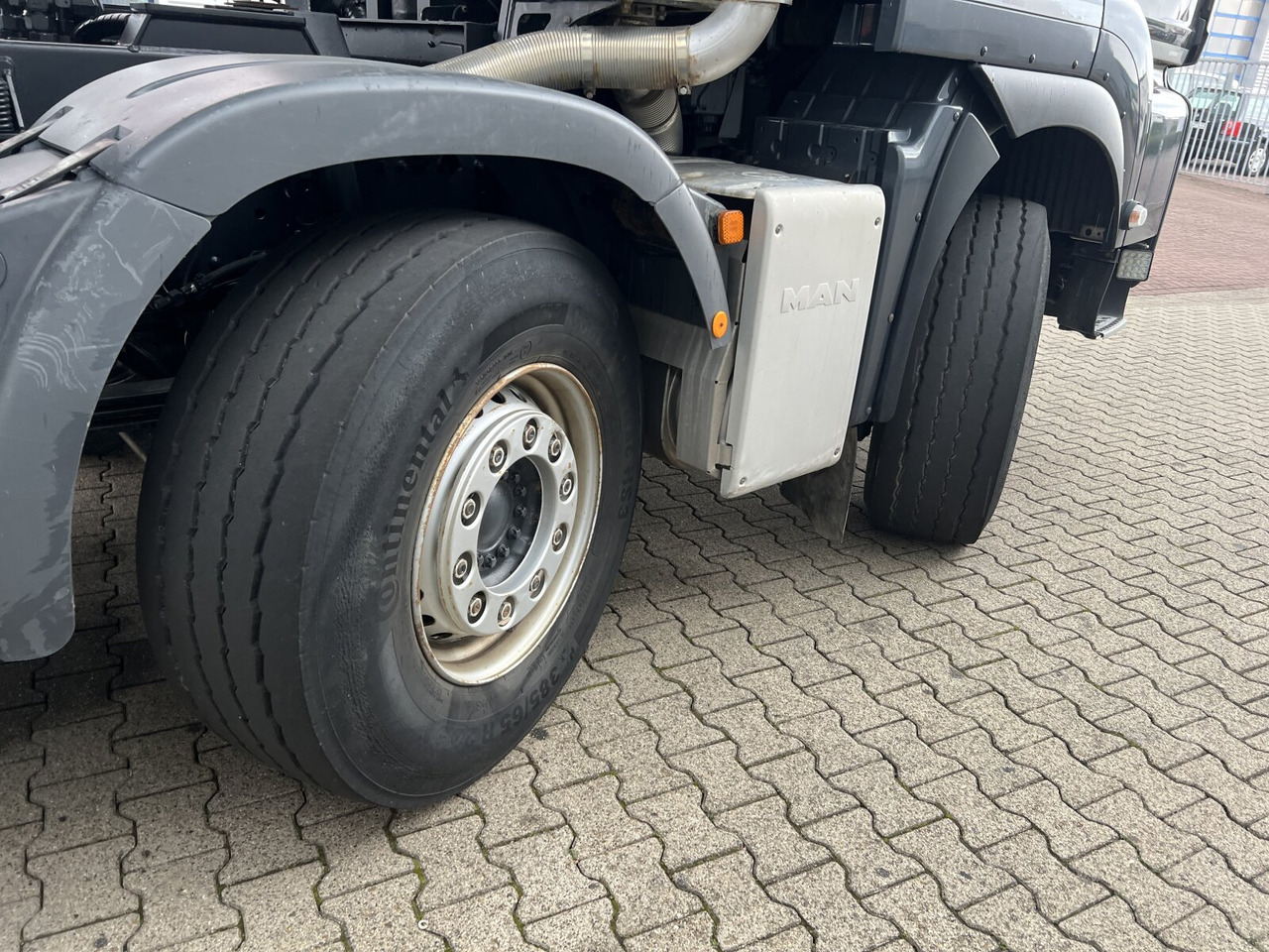 MAN TGS 35.510 8x4 BL TGS 35.510 8x4 BL, Intarder, Stahlmulde ca. 13m³, hydr. Heckklappenöffnung - מסיר פסולת: תמונה 4 MAN TGS 35.510 8x4 BL TGS 35.510 8x4 BL, Intarder, Stahlmulde ca. 13m³, hydr. Heckklappenöffnung - מסיר פסולת: תמונה 4