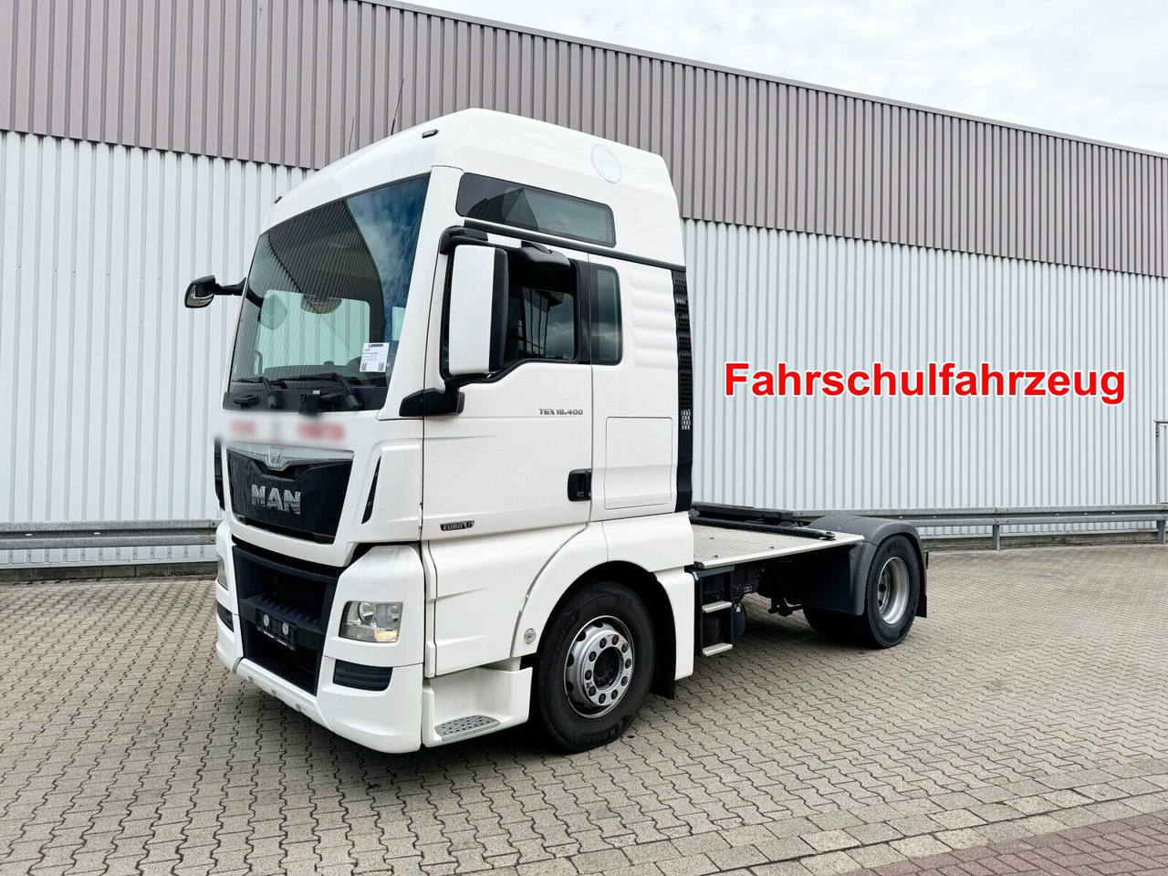 MAN TGX 18.400 4X2 BLS TGX 18.400 4X2 BLS, Fahrschule, 5 Sitzer - יחידת טרקטור: תמונה 1 MAN TGX 18.400 4X2 BLS TGX 18.400 4X2 BLS, Fahrschule, 5 Sitzer - יחידת טרקטור: תמונה 1