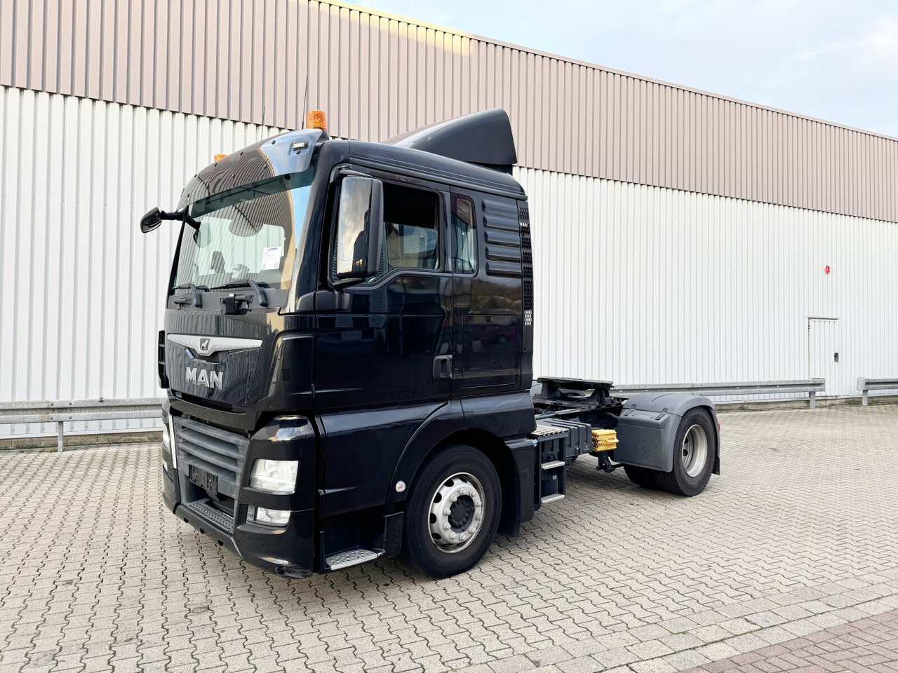 MAN TGX 18.420 4x2 BLS TGX 18.420 4X2 BLS, Retarder - יחידת טרקטור: תמונה 1 MAN TGX 18.420 4x2 BLS TGX 18.420 4X2 BLS, Retarder - יחידת טרקטור: תמונה 1