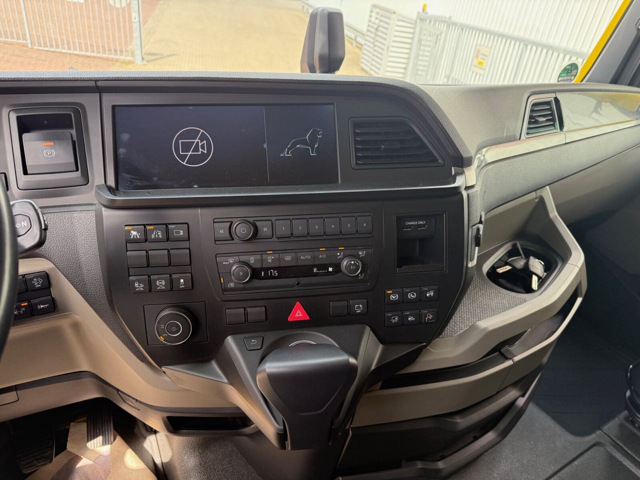 MAN TGX 18.510 4X4H BL SA TGX 18.510 4X4H BL SA, PriTarder, HydroDrive, Navi, LED, Kipphydraulik - יחידת טרקטור: תמונה 5 MAN TGX 18.510 4X4H BL SA TGX 18.510 4X4H BL SA, PriTarder, HydroDrive, Navi, LED, Kipphydraulik - יחידת טרקטור: תמונה 5