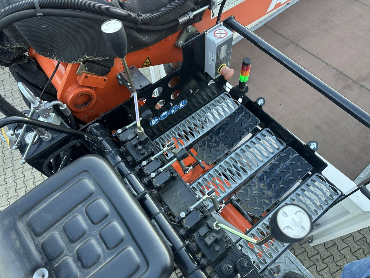 MAN TGX 26.470 6x2-4 BL TGX 26.470 6x2-4 BL, Lenk-/Liftachse, Retarder, Navi, Heckkran Atlas AK 170.2-A2 - משאית מנוף, משאית צד נופל/ שטוחה: תמונה 2 MAN TGX 26.470 6x2-4 BL TGX 26.470 6x2-4 BL, Lenk-/Liftachse, Retarder, Navi, Heckkran Atlas AK 170.2-A2 - משאית מנוף, משאית צד נופל/ שטוחה: תמונה 2