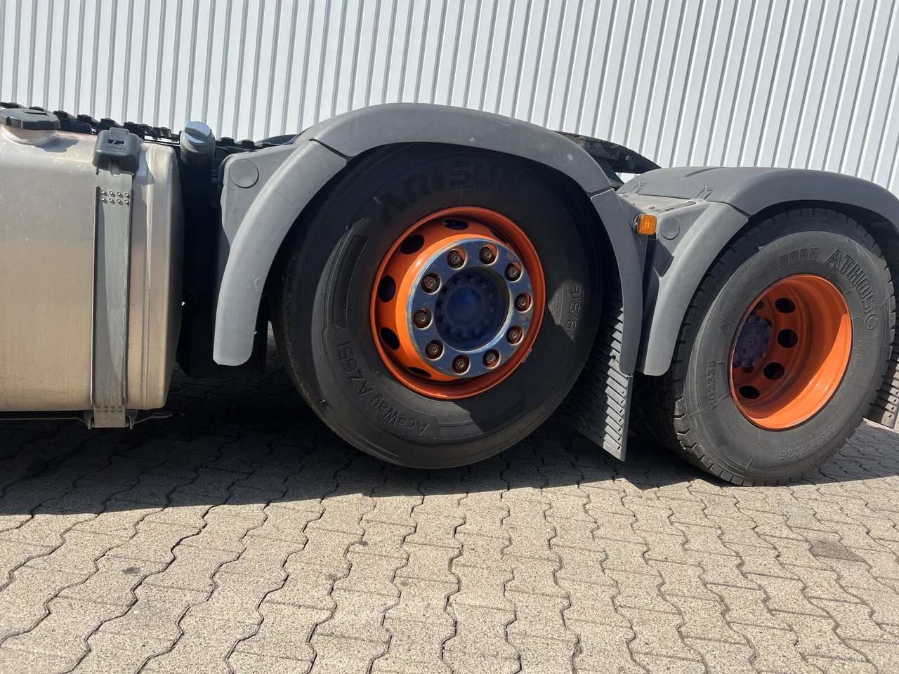 MAN TGX 26.500 6X2/4 BLS TGX 26.500 6X2/4 BLS, Intarder, Vorlauflenk-/lift, Standklima, XXL-Fahrerhaus - יחידת טרקטור: תמונה 4 MAN TGX 26.500 6X2/4 BLS TGX 26.500 6X2/4 BLS, Intarder, Vorlauflenk-/lift, Standklima, XXL-Fahrerhaus - יחידת טרקטור: תמונה 4