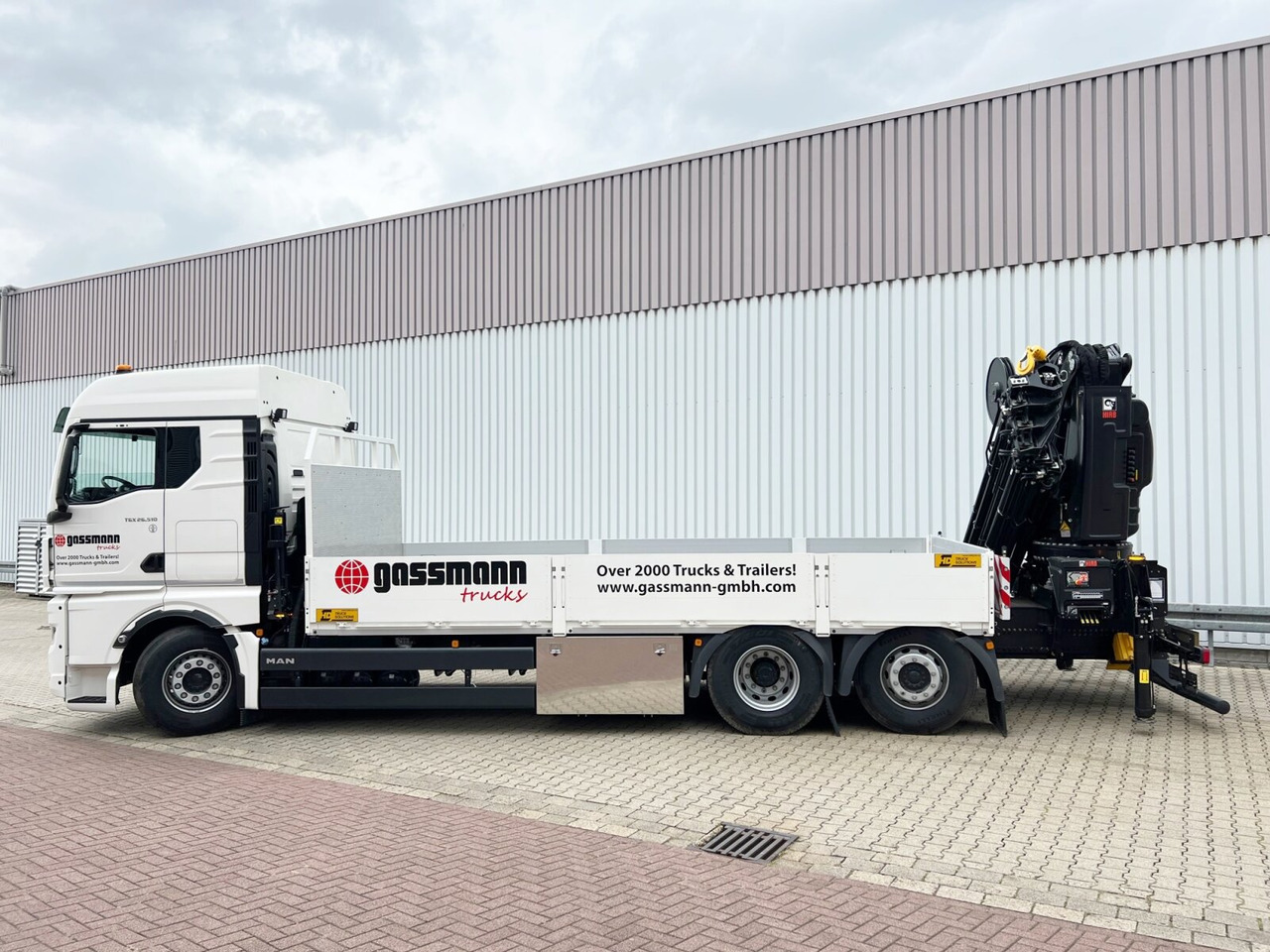 MAN TGX 26.510 6x2-4 LL CH TGX 26.510 6x2-4 LL, Kran Hiab X-HiPro 548 E-8, Lenk-/Liftachse, TwistLock 20Fuß, Funk, Retarder - משאית מנוף, משאית צד נופל/ שטוחה: תמונה 2 MAN TGX 26.510 6x2-4 LL CH TGX 26.510 6x2-4 LL, Kran Hiab X-HiPro 548 E-8, Lenk-/Liftachse, TwistLock 20Fuß, Funk, Retarder - משאית מנוף, משאית צד נופל/ שטוחה: תמונה 2