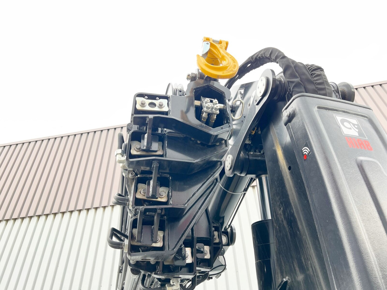 MAN TGX 26.510 6x2-4 LL CH TGX 26.510 6x2-4 LL, Kran Hiab X-HiPro 548 E-8, Lenk-/Liftachse, TwistLock 20Fuß, Funk, Retarder - משאית מנוף, משאית צד נופל/ שטוחה: תמונה 5 MAN TGX 26.510 6x2-4 LL CH TGX 26.510 6x2-4 LL, Kran Hiab X-HiPro 548 E-8, Lenk-/Liftachse, TwistLock 20Fuß, Funk, Retarder - משאית מנוף, משאית צד נופל/ שטוחה: תמונה 5