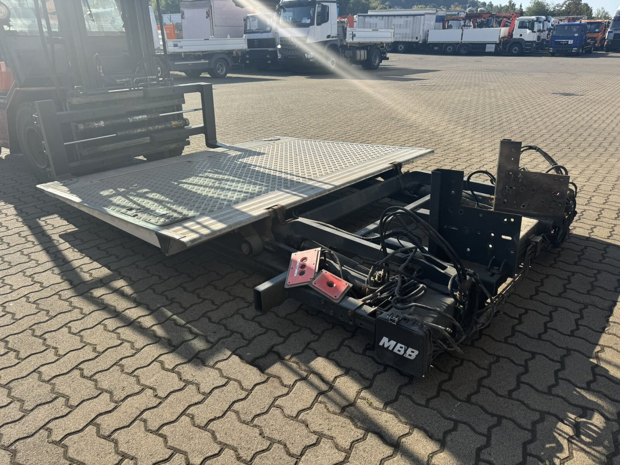 MBB C 2000 S Ladebordwand MBB C 2000 S Ladebordwand - סמיטריילר: תמונה 3 MBB C 2000 S Ladebordwand MBB C 2000 S Ladebordwand - סמיטריילר: תמונה 3