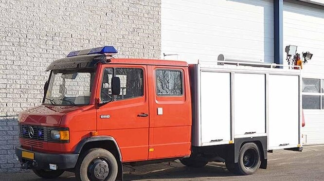 Mercedes-Benz 811D 4x2 LF 811D 4x2 LF Feuerwehrwagen - משאית אש: תמונה 1 Mercedes-Benz 811D 4x2 LF 811D 4x2 LF Feuerwehrwagen - משאית אש: תמונה 1