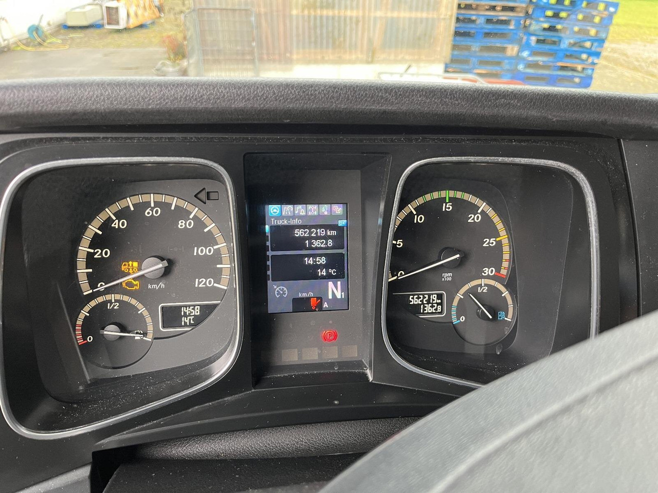 Mercedes-Benz Actros 1832 L 4x2 Actros 1832 L 4x2, Kühlkoffer, 2x Trennwand, Carrier, LBW BÄR - משאית: תמונה 5 Mercedes-Benz Actros 1832 L 4x2 Actros 1832 L 4x2, Kühlkoffer, 2x Trennwand, Carrier, LBW BÄR - משאית: תמונה 5