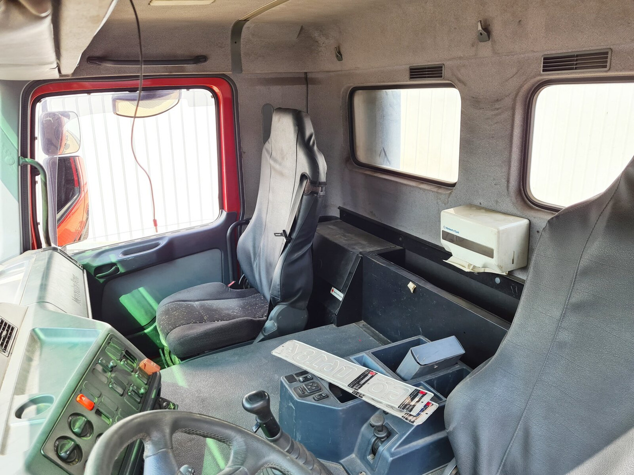 Mercedes-Benz Actros 1835 K 4x2 Actros 1835 K 4x2 - משאית עם שלדת תא: תמונה 4 Mercedes-Benz Actros 1835 K 4x2 Actros 1835 K 4x2 - משאית עם שלדת תא: תמונה 4