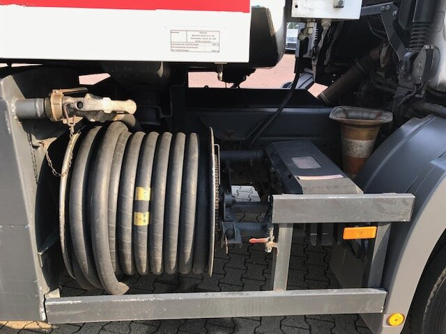 Mercedes-Benz Actros 1841 L 4x2 Actros 1841 L 4x2, Esterer Tankaufbau ca. 13.500l, 2 Kammern - משאית מכל: תמונה 3 Mercedes-Benz Actros 1841 L 4x2 Actros 1841 L 4x2, Esterer Tankaufbau ca. 13.500l, 2 Kammern - משאית מכל: תמונה 3