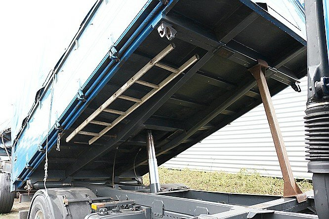 Mercedes-Benz Actros 1841L 4x2 1841L 4x2 Lück Getreidekipper, Retarder, MP3, 2x VORH.! - מזהיר: תמונה 4 Mercedes-Benz Actros 1841L 4x2 1841L 4x2 Lück Getreidekipper, Retarder, MP3, 2x VORH.! - מזהיר: תמונה 4