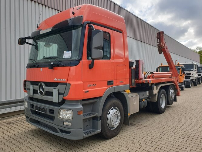 Mercedes-Benz Actros 2544 L 6x2 Actros 2544 L 6x2, ADR, Retarder, Lenkachse - משאית דילוג העמסה: תמונה 1 Mercedes-Benz Actros 2544 L 6x2 Actros 2544 L 6x2, ADR, Retarder, Lenkachse - משאית דילוג העמסה: תמונה 1