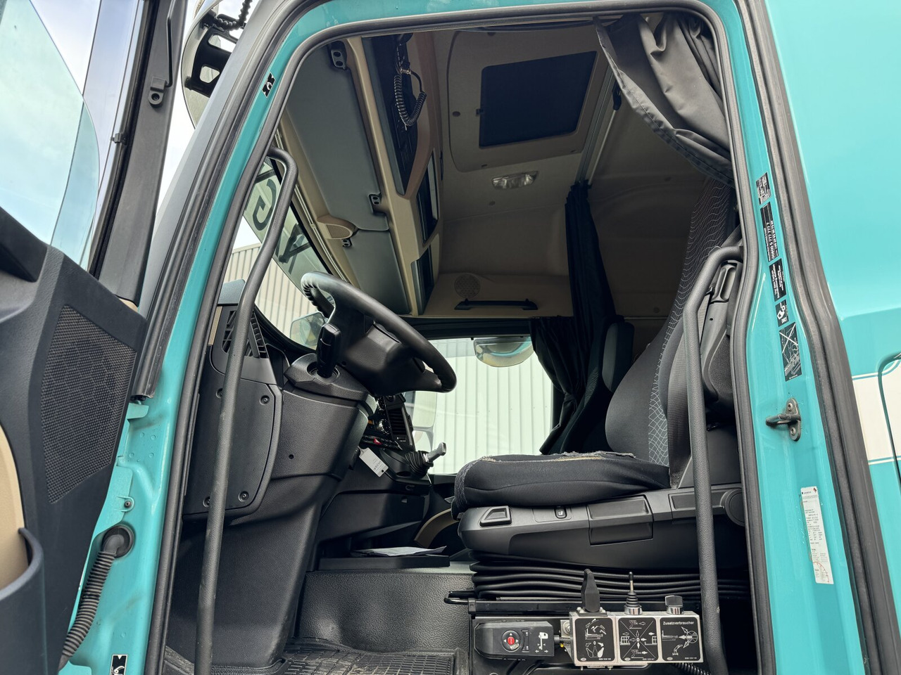 Mercedes-Benz Actros 2545 L 6x2 Actros 2545 L 6x2/46, Retarder, Lenk-/Liftachse, StreamSpace, Navi - משאית הרמת וו: תמונה 2 Mercedes-Benz Actros 2545 L 6x2 Actros 2545 L 6x2/46, Retarder, Lenk-/Liftachse, StreamSpace, Navi - משאית הרמת וו: תמונה 2