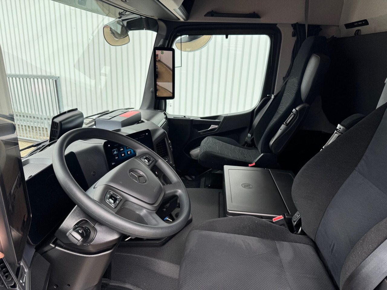 Mercedes-Benz Actros 2546 L 6x2 Actros 2546 L 6x2, Retarder, Lenk-/Lift, LED, Navi, ADR, MirrorCam, MultimediaCockpit - משאית עם שלדת תא: תמונה 2 Mercedes-Benz Actros 2546 L 6x2 Actros 2546 L 6x2, Retarder, Lenk-/Lift, LED, Navi, ADR, MirrorCam, MultimediaCockpit - משאית עם שלדת תא: תמונה 2