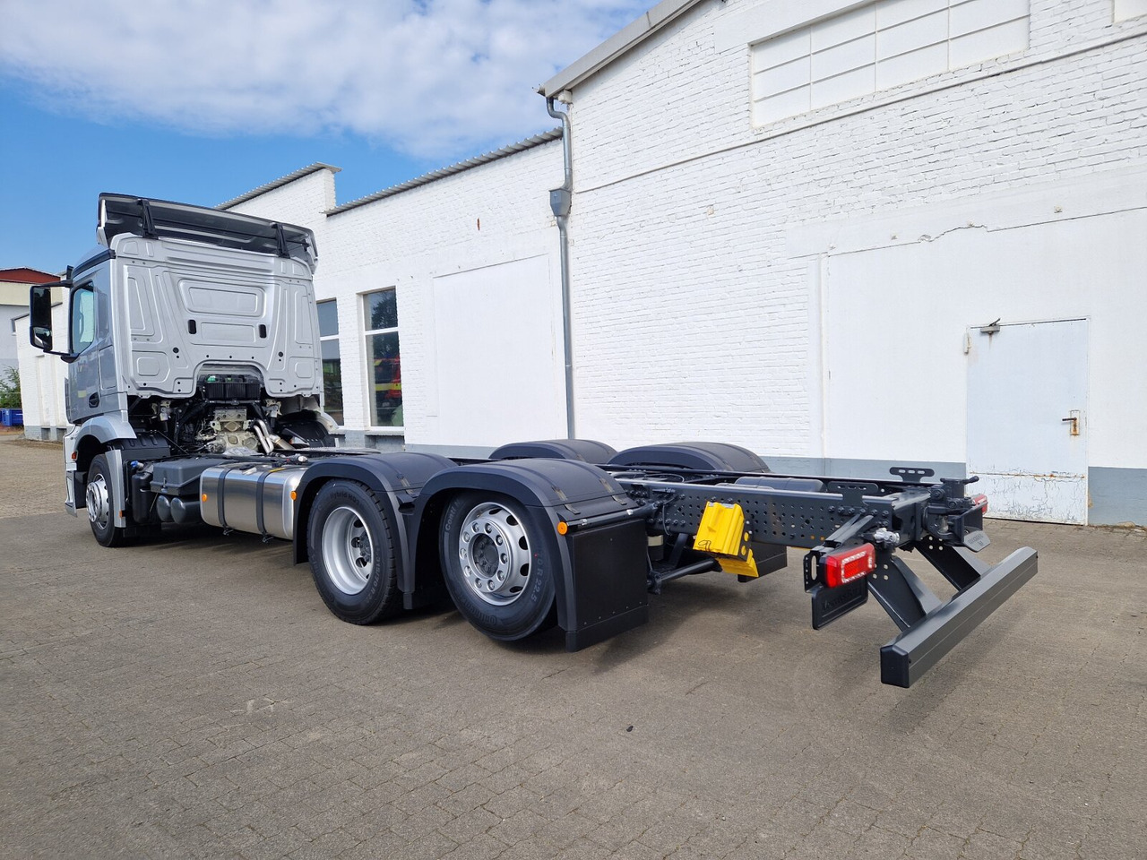 Mercedes-Benz Actros 2553 LL 6x2 Actros 2553 LL 6x2, Retarder, Liftachse, MultimediaCockpit, LED, Navi - משאית עם שלדת תא: תמונה 5 Mercedes-Benz Actros 2553 LL 6x2 Actros 2553 LL 6x2, Retarder, Liftachse, MultimediaCockpit, LED, Navi - משאית עם שלדת תא: תמונה 5