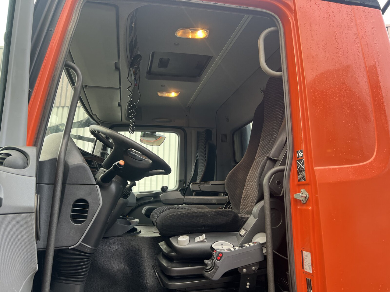 Mercedes-Benz Actros 2644/48 K 6x4 Actros 2644/48 K 6x4, Manual Gearbox, Full Steel - משאית עם שלדת תא: תמונה 4 Mercedes-Benz Actros 2644/48 K 6x4 Actros 2644/48 K 6x4, Manual Gearbox, Full Steel - משאית עם שלדת תא: תמונה 4