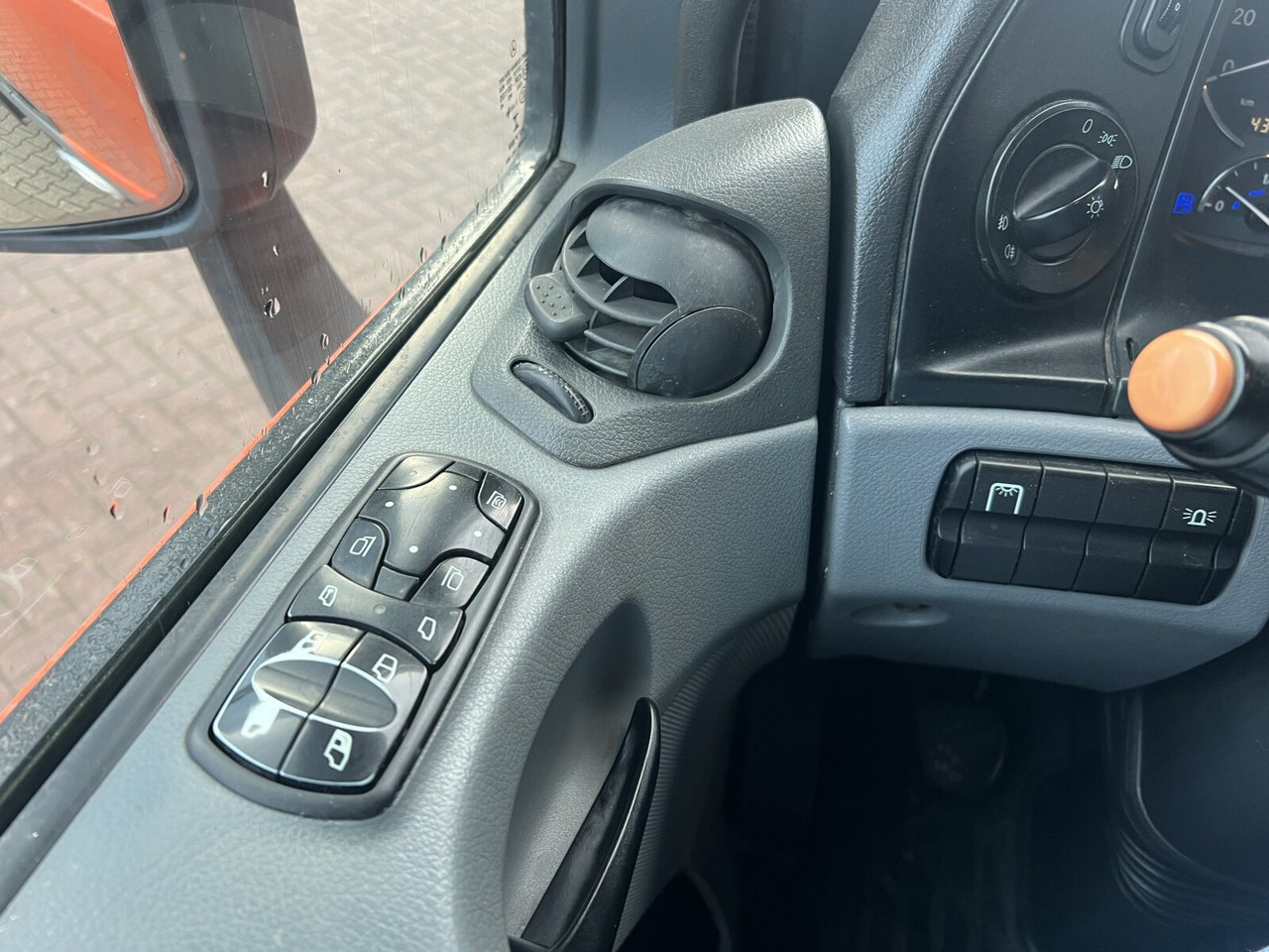 Mercedes-Benz Actros 2644/48 K 6x4 Actros 2644/48 K 6x4, Manual Gearbox, Full Steel - משאית עם שלדת תא: תמונה 5 Mercedes-Benz Actros 2644/48 K 6x4 Actros 2644/48 K 6x4, Manual Gearbox, Full Steel - משאית עם שלדת תא: תמונה 5