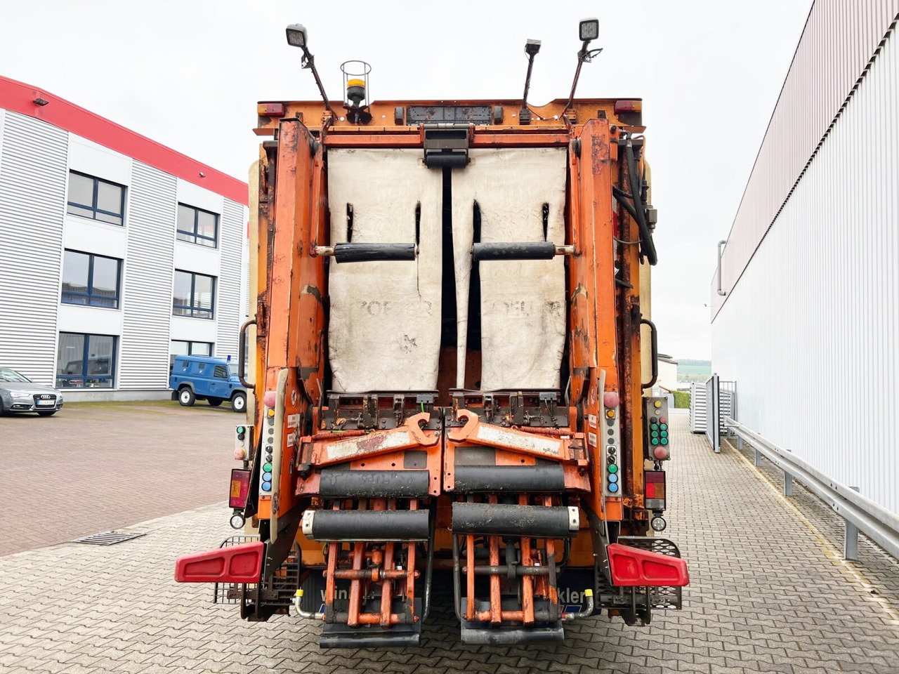 משאית אשפה עבור הובלה של אשפה Mercedes-Benz Actros 3241 L 8x2/6 Actros 3241 L 8x2/6, 2x Lenkachse, Zöller Medium XL, Zöller-Schüttung: תמונה 11