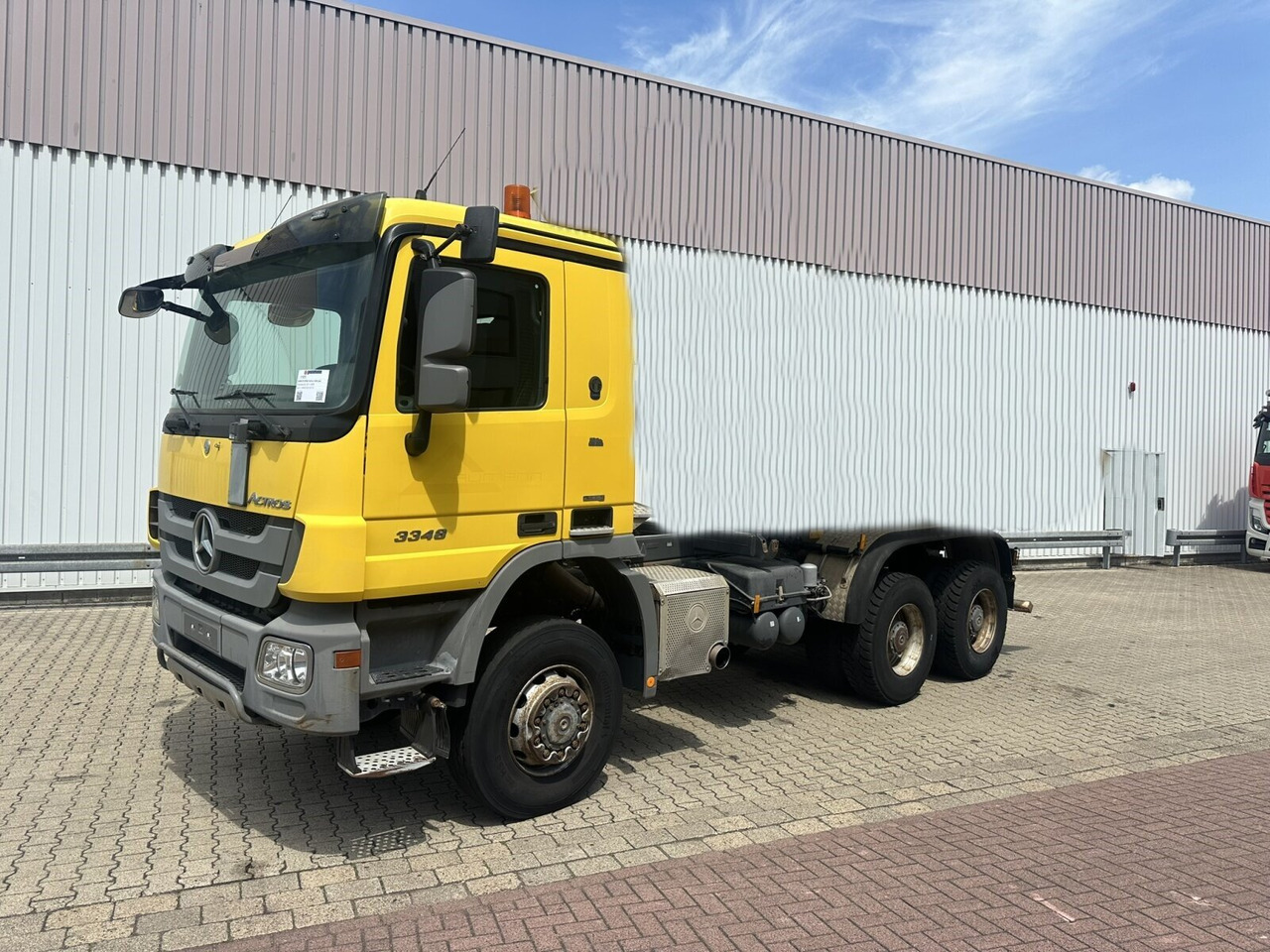 Mercedes-Benz Actros 3348 AK 6x6 Actros 3348 AK 6x6 - משאית עם שלדת תא: תמונה 1 Mercedes-Benz Actros 3348 AK 6x6 Actros 3348 AK 6x6 - משאית עם שלדת תא: תמונה 1