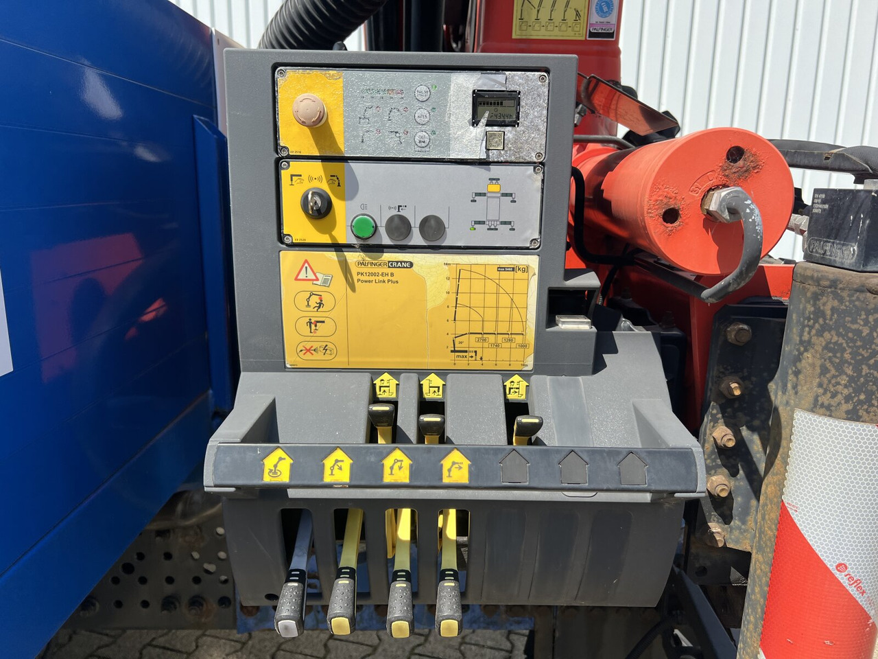 Mercedes-Benz Antos 1836 L 4x2 Antos 1836 L 4x2, Glastransporter, Heckkran Palfinger Pk 12002-EH, Funk - משאית מנוף: תמונה 2 Mercedes-Benz Antos 1836 L 4x2 Antos 1836 L 4x2, Glastransporter, Heckkran Palfinger Pk 12002-EH, Funk - משאית מנוף: תמונה 2