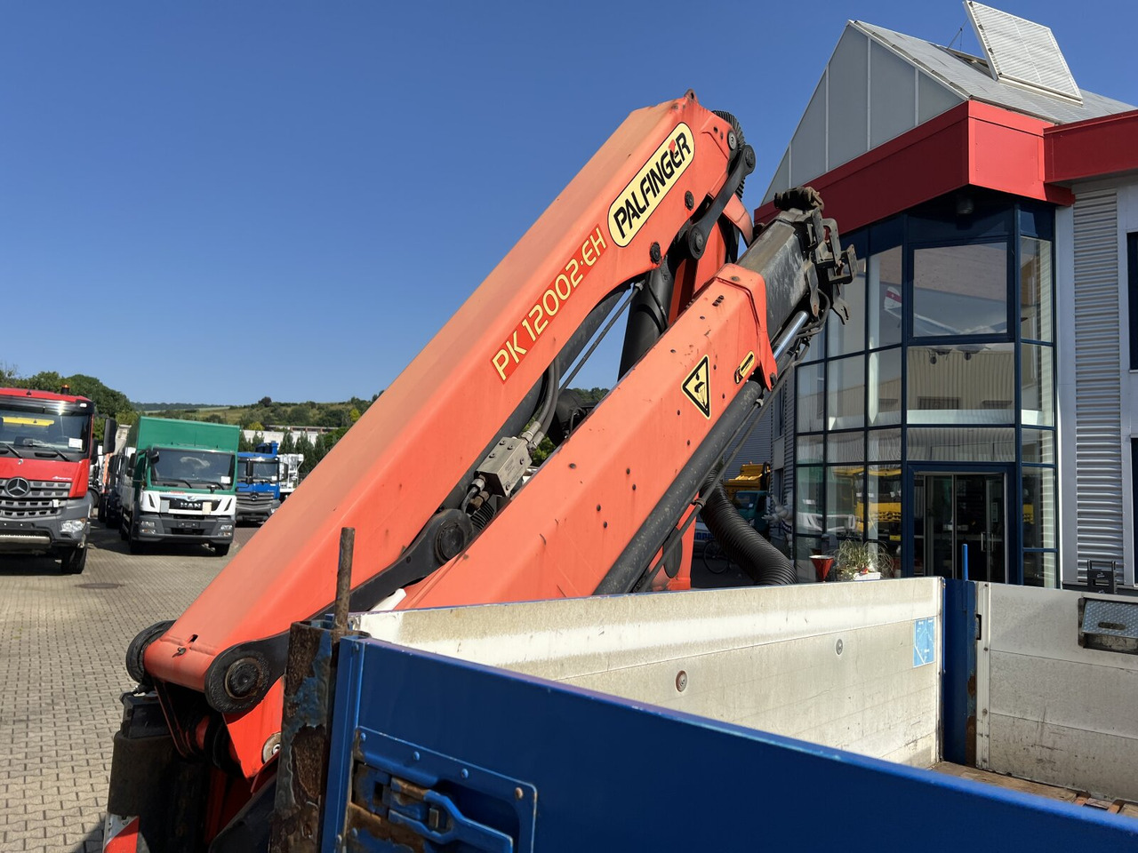 Mercedes-Benz Antos 1836 L 4x2 Antos 1836 L 4x2, Glastransporter, Heckkran Palfinger Pk 12002-EH, Funk - משאית מנוף: תמונה 2 Mercedes-Benz Antos 1836 L 4x2 Antos 1836 L 4x2, Glastransporter, Heckkran Palfinger Pk 12002-EH, Funk - משאית מנוף: תמונה 2