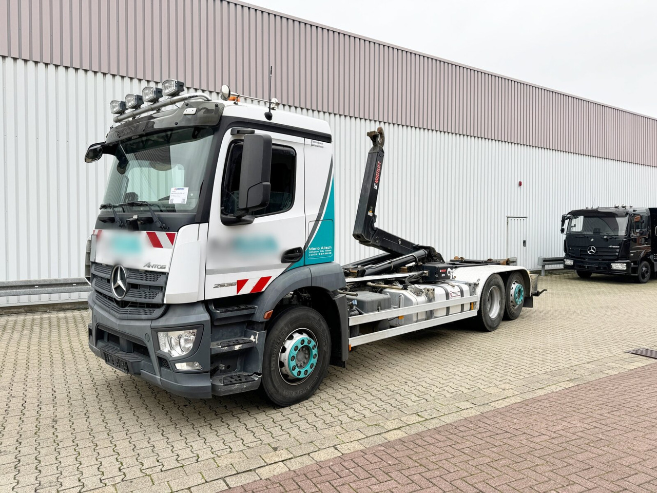Mercedes-Benz Antos 2536/43 L 6x2 Antos 2536/43 L 6x2, Liftachse, Hiab XR 21S61 bis 7 m Container - משאית הרמת וו: תמונה 1 Mercedes-Benz Antos 2536/43 L 6x2 Antos 2536/43 L 6x2, Liftachse, Hiab XR 21S61 bis 7 m Container - משאית הרמת וו: תמונה 1