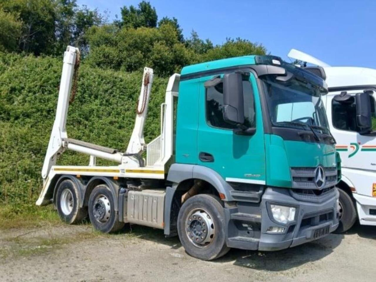 Mercedes-Benz Antos 2540 L 6x2 Antos 2540 L 6x2, Vorlaufachse lenk-,liftbar - משאית דילוג העמסה: תמונה 1 Mercedes-Benz Antos 2540 L 6x2 Antos 2540 L 6x2, Vorlaufachse lenk-,liftbar - משאית דילוג העמסה: תמונה 1