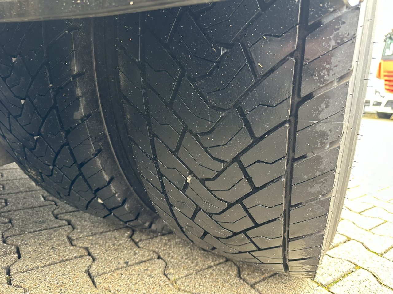 Mercedes-Benz Antos 2540 L 6x2 Antos 2540 L 6x2, Vorlauflenk-/Liftachse, Teleabsetzer - משאית דילוג העמסה: תמונה 3 Mercedes-Benz Antos 2540 L 6x2 Antos 2540 L 6x2, Vorlauflenk-/Liftachse, Teleabsetzer - משאית דילוג העמסה: תמונה 3