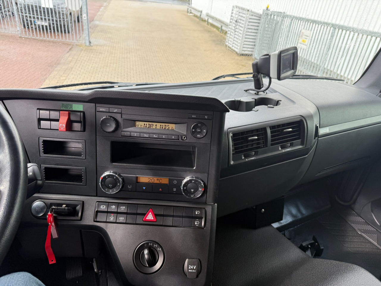 Mercedes-Benz Arocs 1827 A 4x4 Arocs 1827 A 4x4, Ex-! - משאית צד נופל/ שטוחה: תמונה 3 Mercedes-Benz Arocs 1827 A 4x4 Arocs 1827 A 4x4, Ex-! - משאית צד נופל/ שטוחה: תמונה 3