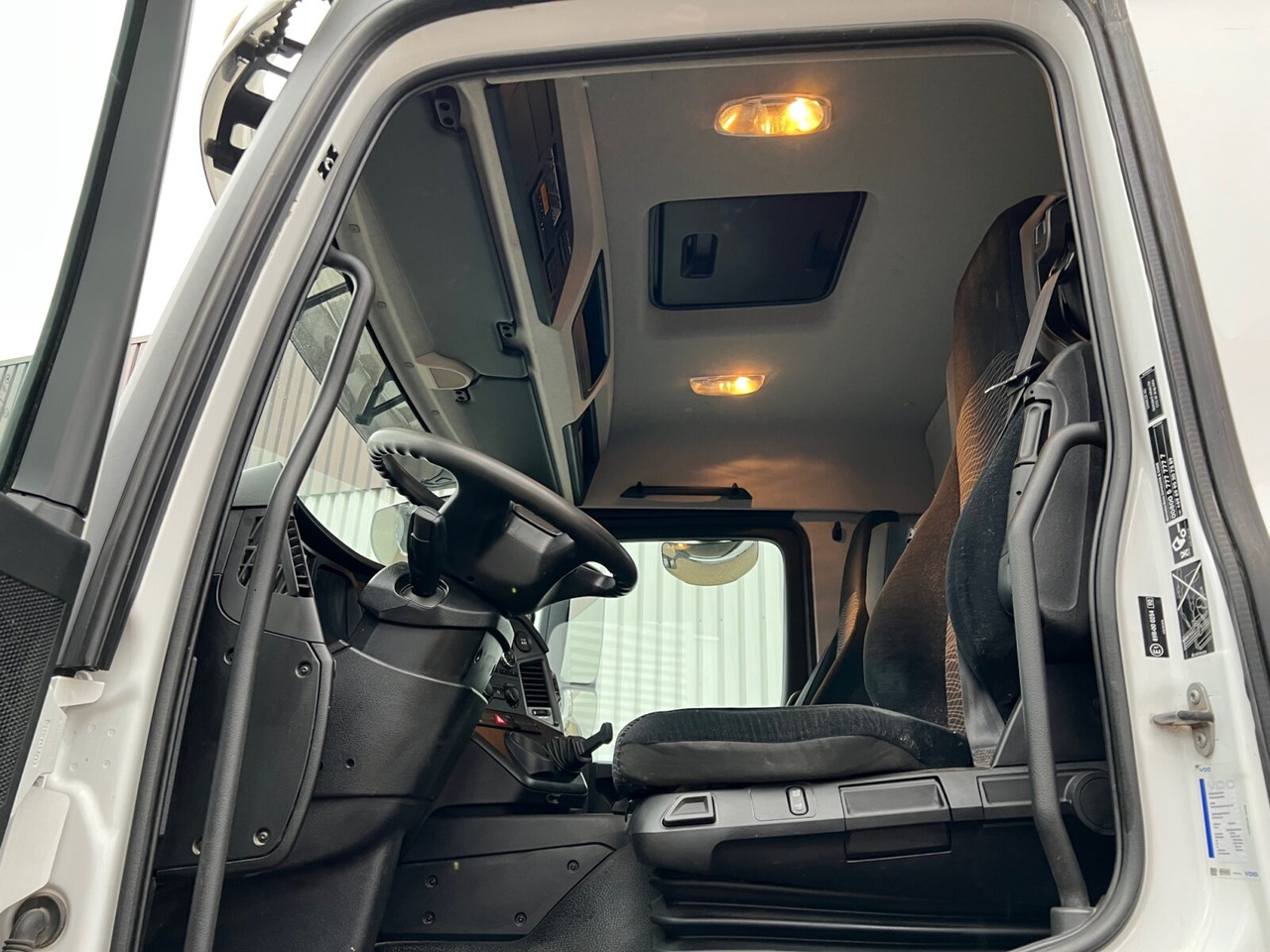 Mercedes-Benz Arocs 1830 K 4x2 Arocs 1830 K 4x2, Funk - משאית דילוג העמסה: תמונה 3 Mercedes-Benz Arocs 1830 K 4x2 Arocs 1830 K 4x2, Funk - משאית דילוג העמסה: תמונה 3