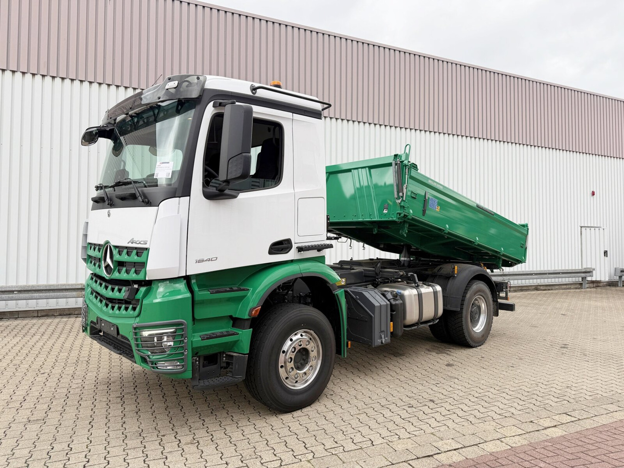 Mercedes-Benz Arocs 1840 K 4x2 Arocs 1840 K 4x2, MultimediaCockpit, Alu-Bordwände, Platz für Kranmontage - מזהיר: תמונה 1 Mercedes-Benz Arocs 1840 K 4x2 Arocs 1840 K 4x2, MultimediaCockpit, Alu-Bordwände, Platz für Kranmontage - מזהיר: תמונה 1