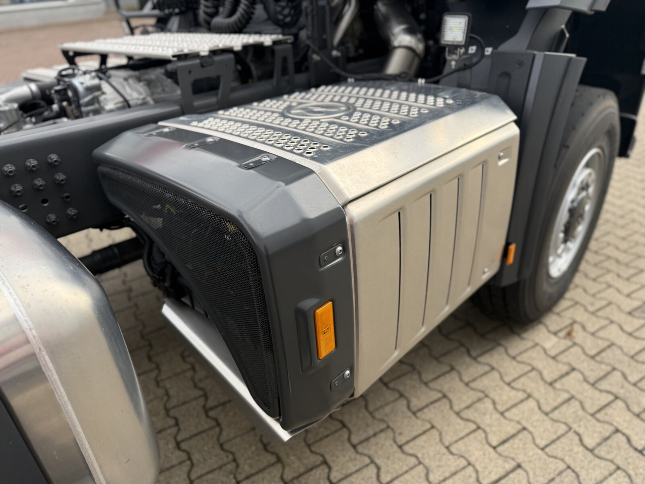 Mercedes-Benz Arocs 1853 AS 4x4 Arocs 1853 AS 4x4, Retarder, MultimediaCockpit, Navi - יחידת טרקטור: תמונה 3 Mercedes-Benz Arocs 1853 AS 4x4 Arocs 1853 AS 4x4, Retarder, MultimediaCockpit, Navi - יחידת טרקטור: תמונה 3