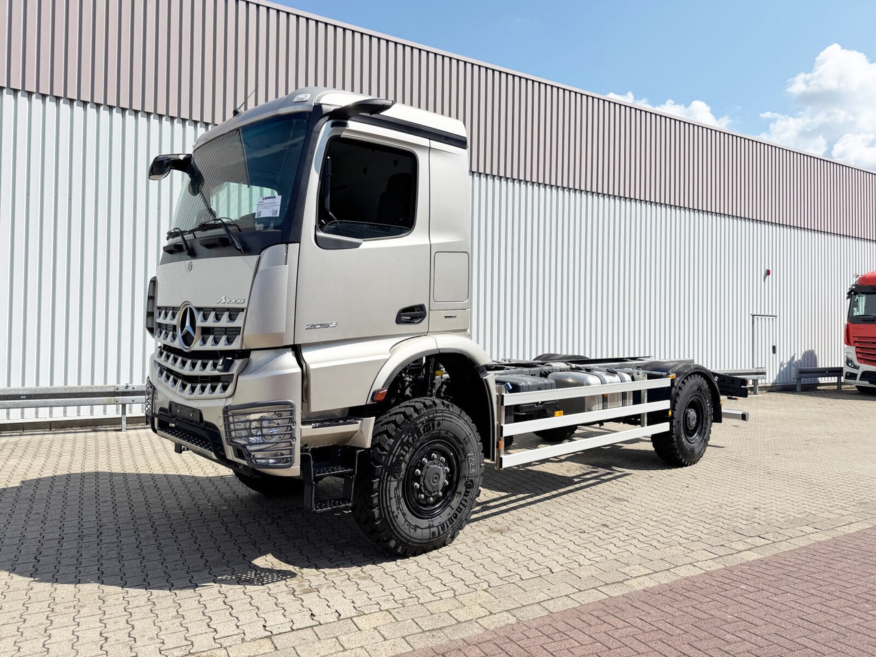 Mercedes-Benz Arocs 2053 A 4x4 Arocs 2053 A 4x4, Grounder, MirrorCam, Multimedia Cockpit, Navi - משאית עם שלדת תא: תמונה 1 Mercedes-Benz Arocs 2053 A 4x4 Arocs 2053 A 4x4, Grounder, MirrorCam, Multimedia Cockpit, Navi - משאית עם שלדת תא: תמונה 1