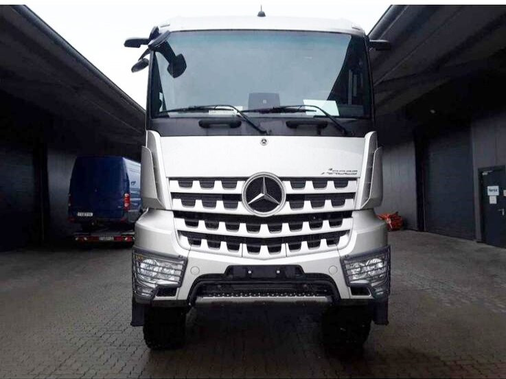 Mercedes-Benz Arocs 2053 A 4x4 Arocs 2053 A 4x4, Grounder, MirrorCam, Multimedia Cockpit, Navi - משאית עם שלדת תא: תמונה 2 Mercedes-Benz Arocs 2053 A 4x4 Arocs 2053 A 4x4, Grounder, MirrorCam, Multimedia Cockpit, Navi - משאית עם שלדת תא: תמונה 2