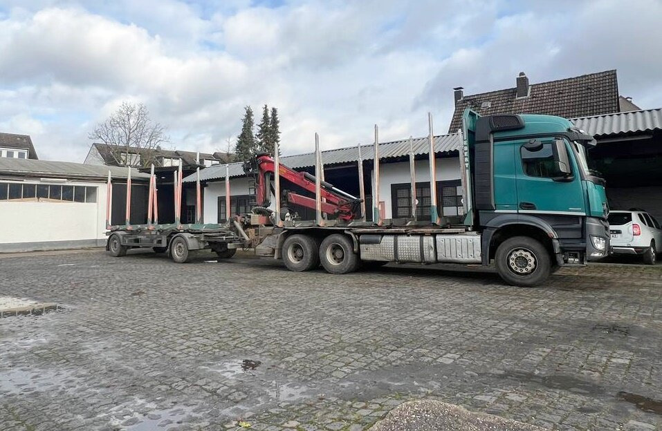 Mercedes-Benz Arocs 2651 L 6x4 Arocs 2651 L 6x4, Retarder, StreamSpace, Heckkran Epsilon M120L - משאית עץ, משאית מנוף: תמונה 1 Mercedes-Benz Arocs 2651 L 6x4 Arocs 2651 L 6x4, Retarder, StreamSpace, Heckkran Epsilon M120L - משאית עץ, משאית מנוף: תמונה 1