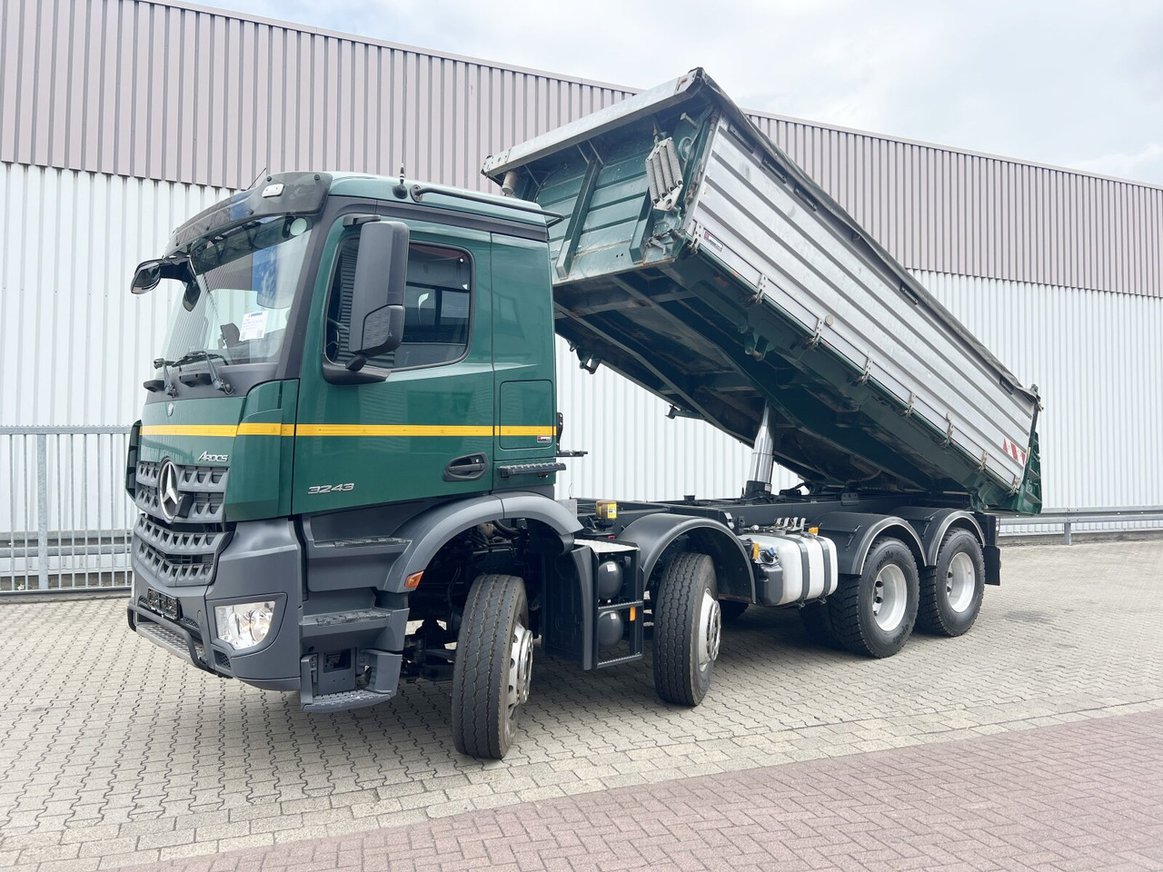 Mercedes-Benz Arocs 3243 K 8x4 Arocs 3243 K 8x4, Ressenig Thermo Alukipper 3-S - מזהיר: תמונה 1 Mercedes-Benz Arocs 3243 K 8x4 Arocs 3243 K 8x4, Ressenig Thermo Alukipper 3-S - מזהיר: תמונה 1