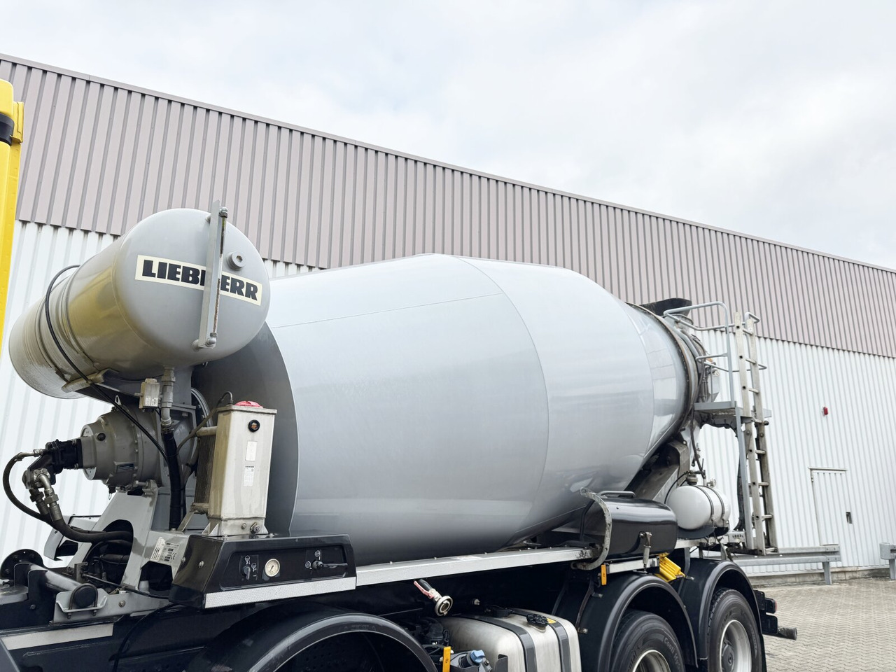 Mercedes-Benz Arocs 3246 B 8x4/4 Arocs 3246 B 8x4/4, Liebherr HTM 905 Mischer, 9m³, Multimedia Cockpit, Navi - משאית מערבלת בטון: תמונה 4 Mercedes-Benz Arocs 3246 B 8x4/4 Arocs 3246 B 8x4/4, Liebherr HTM 905 Mischer, 9m³, Multimedia Cockpit, Navi - משאית מערבלת בטון: תמונה 4