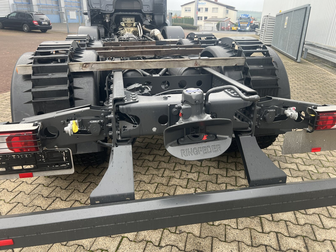 Mercedes-Benz Arocs 3251 L 8x4/4 Arocs 3251 L 8x4/4, Motorabtrieb - מזהיר: תמונה 2 Mercedes-Benz Arocs 3251 L 8x4/4 Arocs 3251 L 8x4/4, Motorabtrieb - מזהיר: תמונה 2