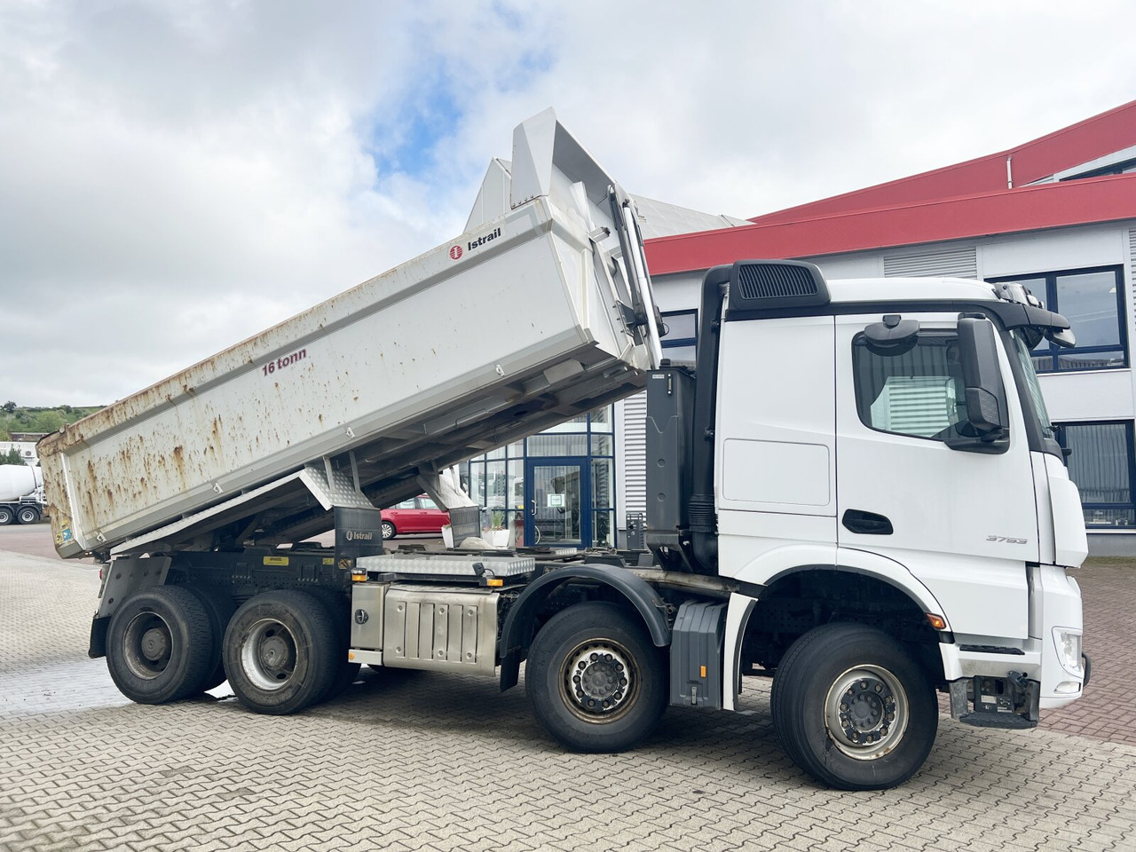 הַחכָּרָה Mercedes-Benz Arocs 3253 K 8x4/4 Arocs 3253 K 8x4/4, Retarder, Stahlmulde ca. 15m³, hydr. Heckklappenöffnung Mercedes-Benz Arocs 3253 K 8x4/4 Arocs 3253 K 8x4/4, Retarder, Stahlmulde ca. 15m³, hydr. Heckklappenöffnung: תמונה 9