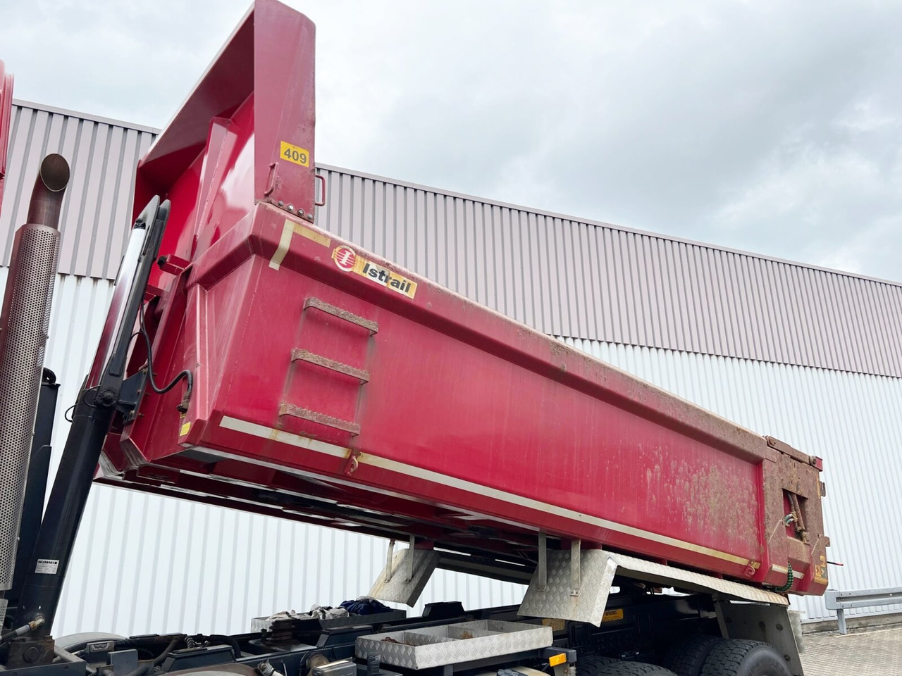 מזהיר Mercedes-Benz Arocs 3263 8x4/4 Arocs 3263 8x4/4, Retarder, Stahlmulde ca.14m³, Hydr. Heckklappe: תמונה 13