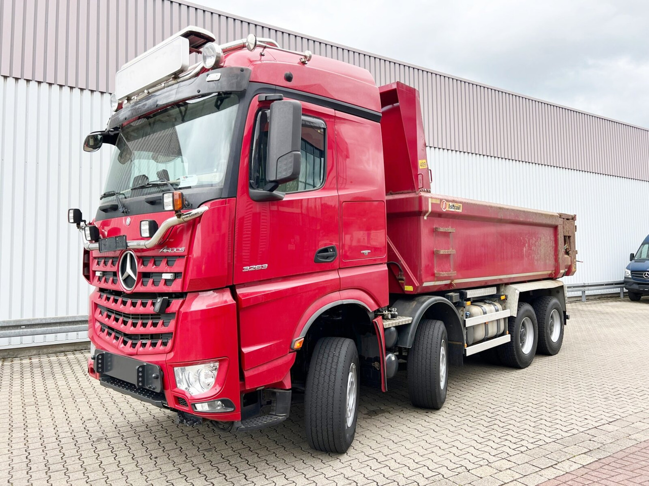 מזהיר Mercedes-Benz Arocs 3263 8x4/4 Arocs 3263 8x4/4, Retarder, Stahlmulde ca.14m³, Hydr. Heckklappe: תמונה 6
